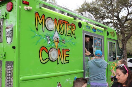Caminhão de sorvete Monster Cone 