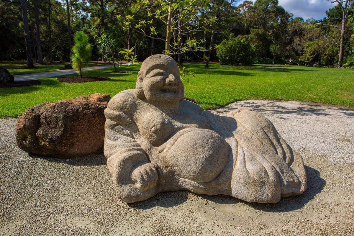 Une sculpture au musée et aux jardins japonais de Morikami