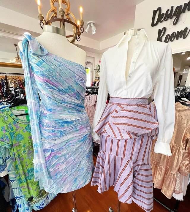 What 2 Wear  Luxe Consignment Boutique in Fort Myers, Florida